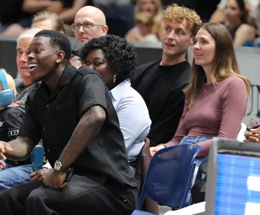 Dennis Schroeder Celebrates the Victory: Men s Basketball, 2026–2027 Season, easyCredit Basketball Bundesliga, Basketball: Löwen Braunschweig vs. Rostock Seawolves, 83–82