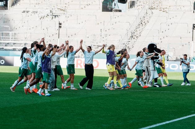 Germany, Soccer: 2026–2027 DFB Women s Cup, First Round: Borussia Mönchengladbach vs. FC Bayern Munich; ista: Borussia Park, Gladbach celebrates despite the loss—pride, joy, emotions, support Copyright: xThiemoxRudolphx
