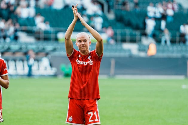 Germany, Soccer, 2026–2027 DFB Women s Cup, First Round: Borussia Mönchengladbach vs. FC Bayern Munich at Borussia Park; Bayern celebrates with fans, victory, cheering, celebration, fans, win, emotions, applause for Pernille Harder of Bayern Munich, 21 Copyright: xThiemoxRudolphx