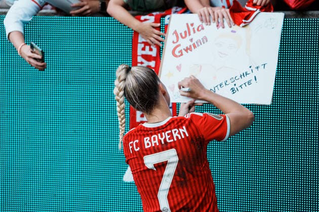 Germany, Soccer: 2026–2027 DFB Women s Cup, First Round: Borussia Mönchengladbach vs. FC Bayern Munich at Borussia Park – Victory, Cheering, Celebrations, Fans, Win, Emotions, Giulia Gwinn of Bayern Munich, No. 7, Signing Autographs for Fans, Signs, Hype, National Team Player, Star Copyright: xThiemoxRudolphx
