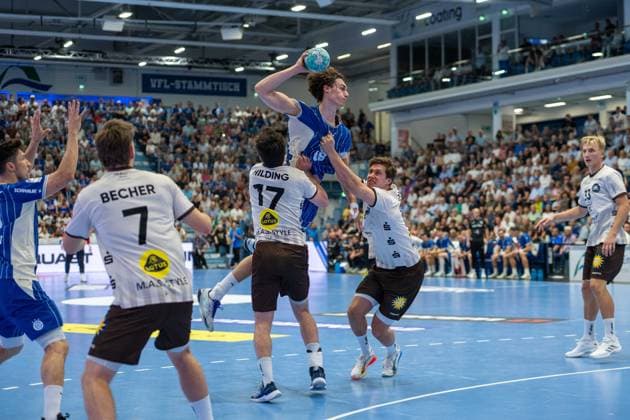 Lukas Becher, wing, Bergischer Handball Club 06 7, Tim Hilding, backcourt, Bergischer Handball Club 06 17, Miro Schluroff, backcourt, VfL Gummersbach 15, VfL Gummersbach vs. Bergischer Handball Club 06, Opel Handball Bundesliga, Men’s Division, Matchday 6, September 27, 2026, Gummersbach, North Rhine-Westphalia, Germany Copyright: xkolbert-press MartinxWdziecznyx