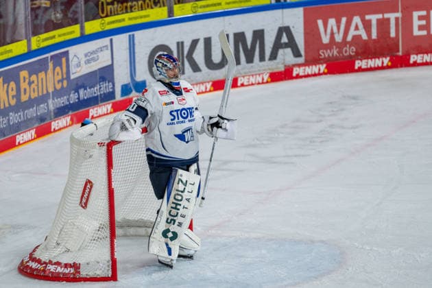 Joacim Eriksson, Schwenninger Wild Wings, Krefeld Pinguine 60 vs. Schwenninger Wild Wings, Ice Hockey, PENNY DEL, Matchday 4, 2026–2027 Season, September 27, 2026 Krefeld Pinguine vs. Schwenninger Wild Wings, ice hockey, PENNY DEL, Matchday 4, 2026–2027 season, September 27, 2026 Krefeld Copyright: xEibner-Pressefoto LukasxBaldygax EP_LBA