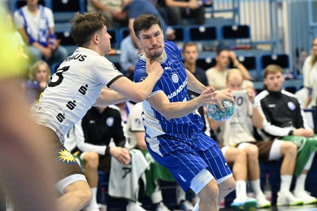 September 27, 2026, GER, Handball, Men s, Opel HBL, 2026–2027 Season, Matchday 6, VfL Gummersbach vs. Bergischer HC. Alex Dujshebaev (VfL Gummersbach 10) in a duel with Soeren Steinhaus (BHC 53). DFB and DFL regulations prohibit any use of photographs as image sequences and or quasi-video. Gummersbach SCHWALBE Arena, NRW, Germany Copyright: xNordphoto Meuterx