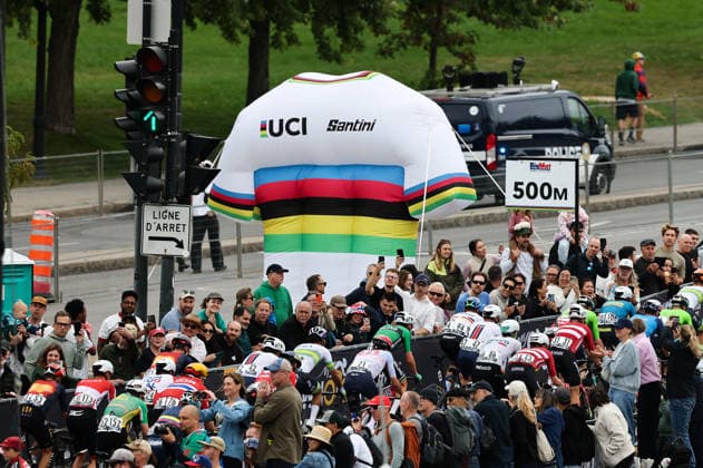 2026 UCI Road World Championships Picture by Alex Whitehead SWpix.com - 27 09 2026 - Cycling - 2026 UCI Road World Championships - MontrÃ al, Canada - Men Elite Road Race - Callum Thornley (Great Britain), Finlay Pickering (Great Britain), Santini Copyright: x xSWpix.comx(t axPhotographyxHubxLtd)xAlexxWhitehead SWpix.comx SWP-3521-4766