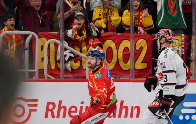Kevin Orendorz of DEG celebrates after scoring the 1-0 goal in a DEL2 hockey game between Düsseldorfer EG DEG and ECDC Memmingen Indians MM on September 27, 2026, at the PSD Bank Dome in Düsseldorf, Germany