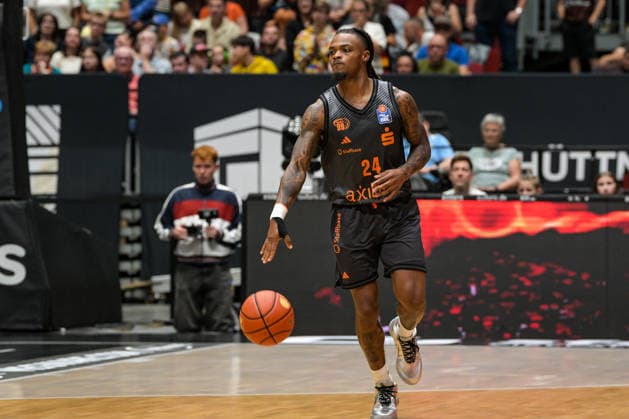 easyCredit Basketball Bundesliga, Matchday 3, Niners Chemnitz vs. Phoenix Hagen, September 27, 2026, starting at 4:30 p.m., Chemnitz, Chemnitz Arena. Pictured: 24 Cobe Williams. easyCredit Basketball Bundesliga, Matchday 3, Niners Chemnitz vs. Phoenix Hagen, Chemnitz, Saxony, Germany Copyright: xEHLxMedia MichelxKöhlerx 20262709-Niners-Chemnitz-Phoenix-Hagen_034