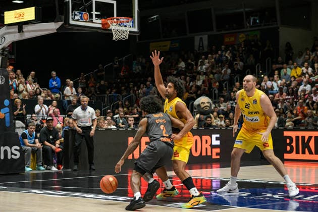 easyCredit Basketball Bundesliga, Matchday 3, Niners Chemnitz vs. Phoenix Hagen, September 27,2026, starting at 4:30 p.m., Chemnitz, Chemnitz Arena. In photo 02: Stefan Smith, 33 Trenton Gibson. easyCredit Basketball Bundesliga, Matchday 3, Niners Chemnitz vs. Phoenix Hagen, Chemnitz, Saxony, Germany Copyright: xEHLxMedia MichelxKöhlerx 20262709-Niners-Chemnitz-Phoenix-Hagen_053
