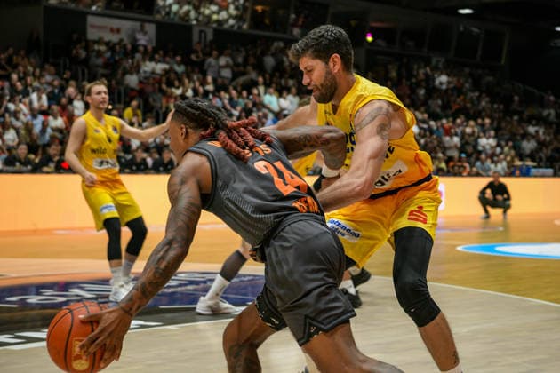 easyCredit Basketball Bundesliga, Matchday 3, Niners Chemnitz vs. Phoenix Hagen, September 27, 2026, starting at 4:30 p.m., Chemnitz, Chemnitz Arena. Pictured: 24 Cobe Williams. easyCredit Basketball Bundesliga, Matchday 3, Niners Chemnitz vs. Phoenix Hagen, Chemnitz, Saxony, Germany Copyright: xEHLxMedia MichelxKöhlerx 20262709-Niners-Chemnitz-Phoenix-Hagen_065