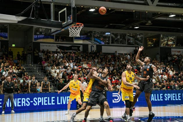 easyCredit Basketball Bundesliga, Matchday 3, Niners Chemnitz vs. Phoenix Hagen, September 27, 2026, starting at 4:30 p.m., Chemnitz, Chemnitz Arena. Pictured: 10 Fabian Bleck, 21 Tim Uhlemann, 29 Patricio Garino, 22 Nighaeal Ceaser easyCredit Basketball Bundesliga, Matchday 3, Niners Chemnitz vs. Phoenix Hagen, Chemnitz, Saxony, Germany Copyright: xEHLxMedia MichelxKöhlerx 20262709-Niners-Chemnitz-Phoenix-Hagen_069
