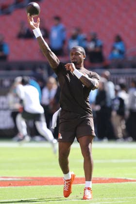 Cleveland Browns Deshaun Watson (4) throws a pass prior to the Browns game against the Carolina Panthers at Huntington Bank Field in Cleveland, Ohio on Sunday September 27, 2026.  CLE20260927101 AARONxJOSEFCZYK