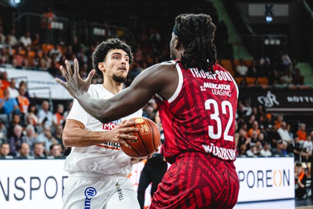 Neu Ulm, Germany, September 27, 2026 Adam Atamna of ratiopharm Ulm and Charles Thompson of Fitness First Würzburg Baskets go head-to-head during the Basketball Bundesliga game between ratiopharm Ulm and Fitness First Würzburg Baskets at the ratiopharm Arena on September 27, 2026 in Neu Ulm, Germany. Photo by Harry Langer, DeFodi Images, ratiopharm Arena, Germany, September 27, 26, Adam Atamna of ratiopharm Ulm and Charles Thompson of Fitness First Würzburg Baskets battle for the ball during the Basketball Bundesliga match between ratiopharm Ulm and Fitness First Würzburg Baskets in Neu Ulm on September 27, 2026 at the ratiopharm Arena, Germany Photo by Harry Langer, DeFodi Images Photo by Harry Langer, DeFodi Images