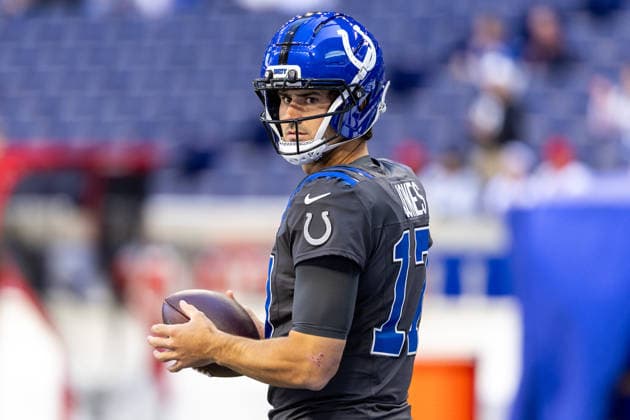 Sep 27, 2026; Indianapolis, IN, USA; Indianapolis Colts quarterback Daniel Jones (17) during pregame of NFL, American Football Herren, USA game against the Houston Texans at Lucas Oil Stadium. Mandatory Credit: -Cal Media Indianapolis USA - ZUMAc04_ 20260927_zma_c04_001 Copyright: xJohnxMersitsx