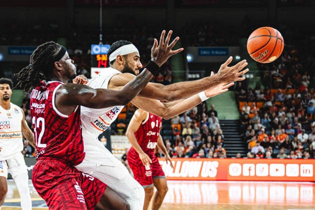 Neu Ulm, Germany, September 27, 2026: Charles Thompson of Fitness First Würzburg Baskets and Armel Traore of ratiopharm Ulm go head-to-head during the Basketball Bundesliga game between ratiopharm Ulm and Fitness First Würzburg Baskets at the ratiopharm Arena on September 27, 2026 in Neu Ulm, Germany. Photo by Harry Langer, DeFodi Images, ratiopharm Arena, Germany, September 27, 26 Charles Thompson of Fitness First Würzburg Baskets and Armel Traore of ratiopharm Ulm battle for the ball during the Basketball Bundesliga match between ratiopharm Ulm and Fitness First Würzburg Baskets in Neu Ulm on September 27, 2026 at the ratiopharm Arena, Germany Photo by Harry Langer, DeFodi Images Photo by Harry Langer, DeFodi Images