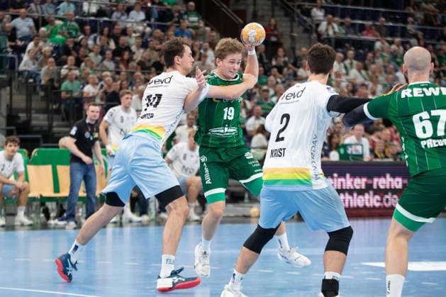 Handball, HBL2: SC DHfK Leipzig vs. TSV Bayer Dormagen, September 27, 2026; Finn Schroven 19; SC DHfK Leipzig in control Handball, 2nd Bundesliga, 2026–2027 season, Matchday 5: SC DHfK Leipzig vs. TSV Bayer Dormagen on September 27, 2026, at the Quarterback Immobilien Arena Leipzig Copyright: xBEAUTIFULxSPORTS JanxKaeferx