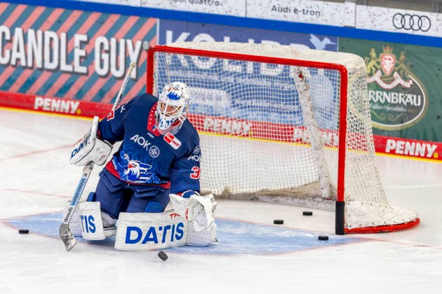 Ingolstadt, Germany, September 27, 2026 PENNY DEL 2026–2027, Game 4: ERC Ingolstadt vs. Adler Mannheim. Pictured: Goaltender Jake Hildebrand (MERC) warming up at Saturn Arena in Bavaria. Copyright: xFotostandx xSchäferx
