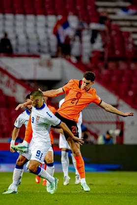 BELGRADE: Serbia forward Dejan Joveljic and the Netherlands forward Ruben van Bommel during the UEFA Nations League match between Serbia and the Netherlands at Rajko Mitic Stadium on September 27, 2026, in Belgrade, Serbia. Photo by DeFodi Images