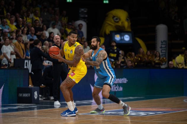 September 27, 2026, GER, Basketball, Bundesliga Matchday 3, 2026–2027 Season, Oldenburg, EWE Arena, EWE Baskets Oldenburg vs. Veolia Towers Hamburg Demajeo WIGGINS EWE Baskets Oldenburg 2 Martin BREUNING Veolia Towers Hamburg 13 Oldenburg EWE Arena Lower Saxony Germany Copyright: xnordphotoxGmbHx xRojahnx
