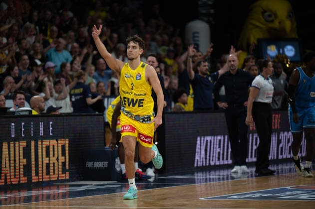 September 27, 2026, GER, Basketball, Bundesliga Matchday 3, 2026–2027 Season, Oldenburg, EWE Arena, EWE Baskets Oldenburg vs. Veolia Towers Hamburg, Zach ENSMINGER, EWE Baskets Oldenburg, 3-pointer, Oldenburg, EWE Arena, Lower Saxony, Germany Copyright: xnordphotoxGmbHx xRojahnx