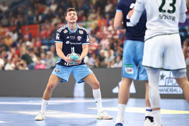 Handball Bundesliga HBL 2026 2027 - 27.09.2026 - Handball Club Hamburg HCH vs HSG Wetzlar . Nicolaj Jörgensen Joergensen ( HC Hamburg ) enttäuscht enttaeuscht , niedergeschlagen , unzufrieden .