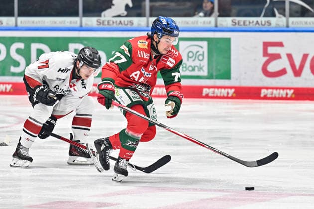 Penny DEL: Augsburger Panther vs. Kölner Haie, September 27, 2026, AUGSBURG, GERMANY, September 27: Daniel FISCHBUCH of the Cologne Sharks (No. 71) and Luke TOPOROWSKI of the Augsburg Panthers (No. 77) face off during the Penny DEL game between the Augsburg Panthers and the Cologne Sharks on Matchday 4 at Curt Frenzel Stadium Copyright: xBEAUTIFULxSPORTS Goldbergx