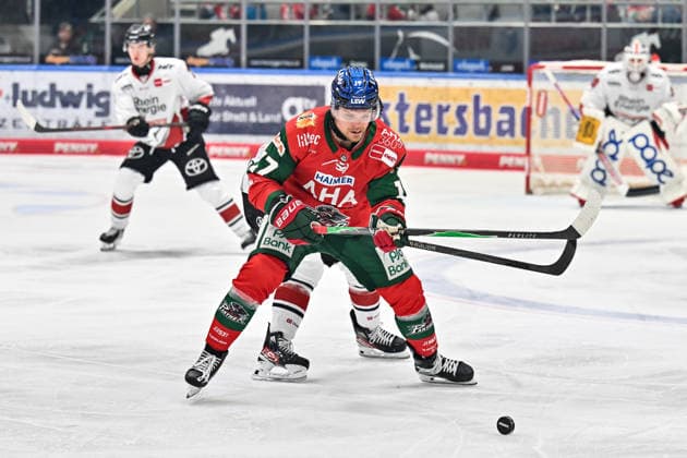 Penny DEL: Augsburger Panther vs. Kölner Haie, September 27, 2026, AUGSBURG, GERMANY, September 27: Sean MALONE of the Augsburger Panther (No. 17) and Markus LJUNGH of the Kölner Haie (No. 61) face off during the Penny DEL match between the Augsburger Panther and the Kölner Haie on Matchday 4 at Curt Frenzel Stadium Copyright: xBEAUTIFULxSPORTS Goldbergx