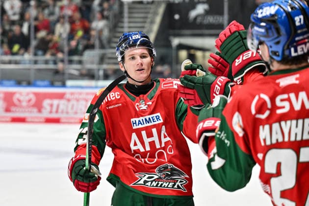 Penny DEL: Augsburger Panther vs. Kölner Haie, September 27, 2026, AUGSBURG, GERMANY, September 27: The Panthers celebrate after Jimmy LAMBERT (No. 23, Augsburger Panther) scores to tie the game at 3–3 during the Penny DEL match between the Augsburger Panther and the Kölner Haie on Matchday 4 at Curt Frenzel Stadium Copyright: xBEAUTIFULxSPORTS Goldbergx