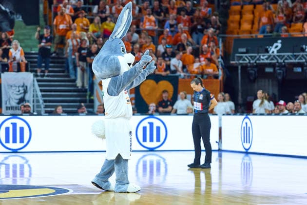 Hasi is also wearing white, GER mascot, Ratiopharm Ulm vs. Würzburg Baskets, basketball, 1st Bundesliga, Matchday 3, 2026–2027 season, September 27, 2026, Germany, Ratiopharm Ulm vs. Würzburg Baskets, Basketball, 1st Bundesliga, Matchday 3, 2026–2027 season, September 27, 2026, Neu Ulm Copyright: xEibner-Pressefoto GeraldxOelze-dexStoppanyx EP_ODS