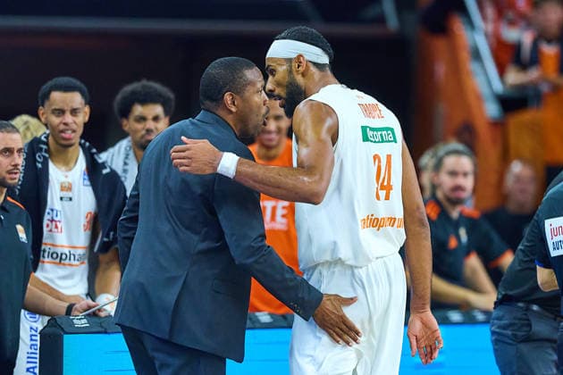 Tyron McCoy (Ratiopharm Ulm), assistant coach, in conversation with Armel Traore (Ratiopharm Ulm), September 7, Germany; Ratiopharm Ulm vs. Würzburg Baskets, basketball, 1. Bundesliga, Matchday 3, 2026–2027 season, September 27, 2026 GER, Ratiopharm Ulm vs. Würzburg Baskets, Basketball, 1st Bundesliga, Matchday 3, 2026–2027 Season, September 27, 2026 Neu Ulm Copyright: xEibner-Pressefoto GeraldxOelze-dexStoppanyx EP_ODS
