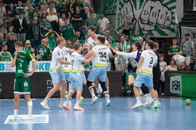 Handball, HBL2: SC DHfK Leipzig vs. TSV Bayer Dormagen, September 27, 2026—The Bayer Dormagen team celebrates their victory: joy and excitement. Handball, 2nd Bundesliga, 2026–2027 season, Matchday 5: SC DHfK Leipzig vs. TSV Bayer Dormagen on September 27, 2026, at the Quarterback Immobilien Arena in Leipzig Copyright: xBEAUTIFULxSPORTS JanxKaeferx