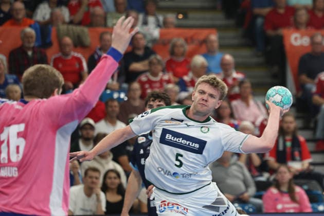 Handball Men s 2026–2027 Season Bundesliga Matchday 6 Handball Club Hamburg vs. HSG Wetzlar September 27, 2026 Robin Haug 16, Handball Club Hamburg Tristan Kirschner 5, HSG Wetzlar, Hamburg Alsterdorfer Sports Hall, Hamburg, Germany Copyright: xLobeca RalfxHomburgx