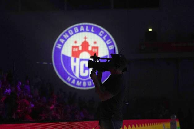 Stock photo: Television coverage of a handball game in Hamburg—Men s Handball 1st Bundesliga, Matchday 6, Sunday, September 27, 2026: HCH Hamburg vs. HSG Wetzlar