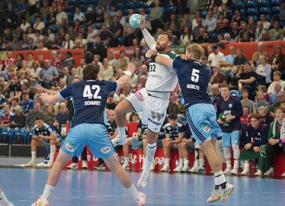 Photo: Nikolaj LAESO (Wetzlar) scoring against Oliver NORLYK (Hamburg) – Men s Handball Bundesliga 1, Matchday 6, Sunday, September 27, 2026 – HCH Hamburg vs. HSG Wetzlar