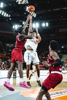 Neu Ulm, Germany, September 27, 2026: Charles Thompson of Fitness First Würzburg Baskets and Michael Rataj of ratiopharm Ulm go head-to-head during the Basketball Bundesliga game between ratiopharm Ulm and Fitness First Würzburg Baskets at the ratiopharm Arena on September 27, 2026 in Neu Ulm, Germany. Photo by Harry Langer, DeFodi Images, ratiopharm Arena, Germany, September 27, 2026: Charles Thompson of Fitness First Würzburg Baskets and Michael Rataj of ratiopharm Ulm battle for the ball during the Basketball Bundesliga match between ratiopharm Ulm and Fitness First Würzburg Baskets in Neu Ulm on September 27, 2026 at the ratiopharm Arena, Germany Photo by Harry Langer, DeFodi Images Photo by Harry Langer, DeFodi Images