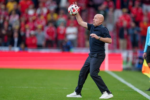 Nations League: Denmark vs. Wales. Denmark s Head Coach Brian Riemer during the Nations League match between Denmark and Wales at Parken, Sunday, September 27, 2026. Photo by Liselotte Sabroe, Ritzau Scanpix, Copenhagen, Denmark  Copyright: Ritzau Scanpix LiselottexSabroex spdk20260927-190425-L