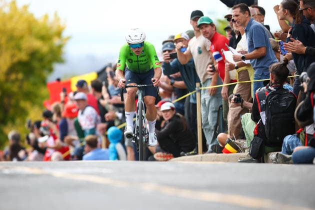 2026 UCI Road World Championships Picture by Vaughn Ridley SWpix.com - 27 09 2026 - Cycling - 2026 UCI Road World Championships - MontrÃ al, Canada - Men Elite Road Race - Slovenia Copyright: x xSWpix.comx(t axPhotographyxHubxLtd)xVaughnxRidley SWpix.comx SWP-3521-4886