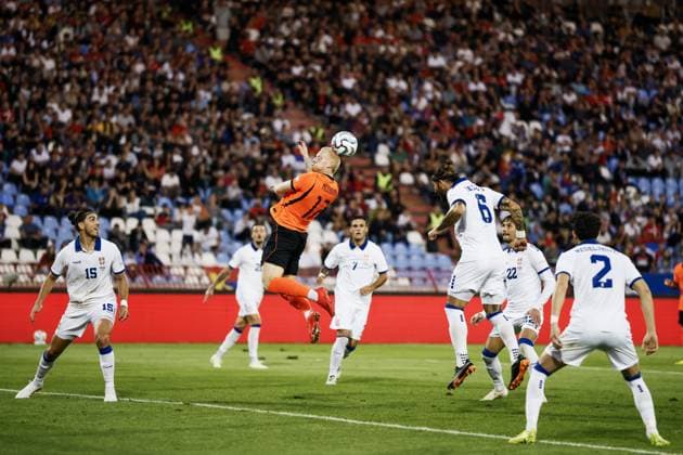 BELGRADE - Mexx Meerdink of the Netherlands, Nemanja Gudelj of Serbia (lr) during the UEFA Nations League match between Serbia and Germany at the Rajko MitiÄ‡ Stadium on 27 September 2026 in Belgrade. ANP KOEN VAN WEEL xVIxANPxSportx xxANPxIVx 570425728 originalFilename: 570425728.jpg