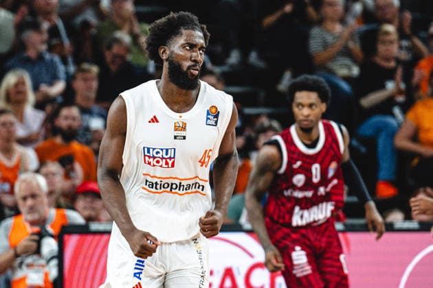 Neu Ulm, Germany, September 27, 2026: Oluwasimisola Shittu of ratiopharm ulm gestures, gesturing during the Basketball Bundesliga game between ratiopharm Ulm and Fitness First Würzburg Baskets at the ratiopharm Arena on September 27, 2026, in Neu Ulm, Germany. Photo by Harry Langer, DeFodi Images, ratiopharm Arena, Germany, September 27, 2026: Oluwasimisola Shittu of ratiopharm Ulm gestures during the Basketball Bundesliga match between ratiopharm Ulm and Fitness First Würzburg Baskets in Neu Ulm on September 27, 2026 at the ratiopharm Arena, Germany. Photo by Harry Langer, DeFodi Images. Photo by Harry Langer, DeFodi Images