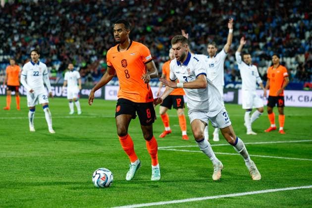 BELGRADE , 27-09-2026 , Rajko Mitic stadium , season 2026 2027 , UEFA Nations League football , Match between Serbia and The Netherlands , picture shows Netherlands player Ryan Gravenberch and Serbia player Strahinja Pavlovic Serbia - Netherlands  x207662096x Copyright: