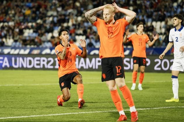 BELGRADE - Tijjani Reijnders of the Netherlands, Mexx Meerdink of the Netherlands (lr) react after a missed opportunity during the UEFA Nations League match between Serbia and Germany at the Rajko MitiÄ‡ Stadium on September 27, 2026, in Belgrade. ANP KOEN VAN WEEL xVIxANPxSportx xxANPxIVx 570428654 originalFilename: 570428654.jpg