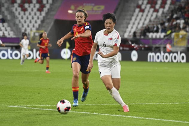 IPA89040709 - Silvia Cristobal (ESP) and Ok I Pak (PRK) during the FIFA U-20 Women s World Cup final between Spain and North Korea, held in ?ód?, Poland, on September 27, 2026  Copyright: xMichalxDubiel IPAxSportx xx IPA89040709