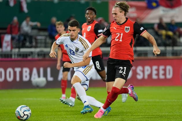 SOCCER - NL, AUT vs KOS VIENNA,AUSTRIA,27.SEP.26 - SOCCER - UEFA Nations League, OEFB international match, Länderspiel, Nationalmannschaft Austria vs Kosovo. Image shows Dion Gallapeni (KOS) and Patrick Wimmer (AUT).  GEPAxpictures xKevinxKada