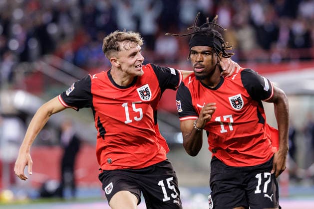SOCCER - NL, AUT vs KOS VIENNA,AUSTRIA,27.SEP.26 - SOCCER - UEFA Nations League, OEFB international match, Länderspiel, Nationalmannschaft Austria vs Kosovo. Image shows the rejoicing of Nikolaus Veratschnig and Carney Chukwuemeka (AUT).  GEPAxpictures xArminxRauthner