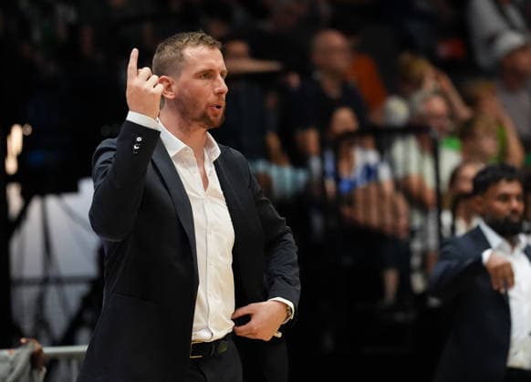 Vincent Van Sliedregt, Medikamente per Klick Bayreuth; head coach gesturing (GER), EPG Baskets Koblenz vs. Medikamente per Klick Bayreuth, Barmer 2 Basketball Bundesliga, ProA, Matchday 1, 2026–27 Season, EPG Arena, Koblenz, September 27, 2026 EPG Baskets Koblenz vs. Medikamente per Klick Bayreuth, ProA, Matchday 1, 2026–27 Season, September 27, 2026, Koblenz Copyright: xEibner-Pressefoto ScottxColemanx EP_SCN