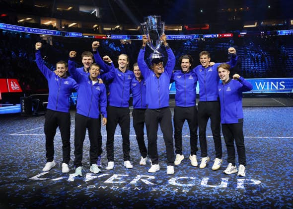 2026 Laver Cup, day three, O2 Arena, London,27 09 2026 Team Europe celebrate with the Laver Cup Trophy following their 13-5 victory over Team World in the 2026 Laver Cup at the O2 Arena, London London O2 Arena London GBR, UK NEWSPAPERS OUT Copyright: xMarkxGreenwoodx
