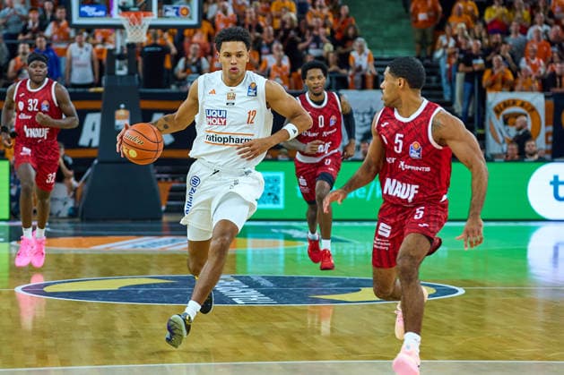 Charles Thompson, Würzburg Baskets, 32; Michael Rataj, Ratiopharm Ulm, 12; Eddie Colbert III, Würzburg Baskets, 00; Kenny Dye, Würzburg Baskets, 05; GER, Ratiopharm Ulm vs. Würzburg Baskets, Basketball, 1st Bundesliga, Matchday 3, 2026–2027 Season, September 27, 2026 GER, Ratiopharm Ulm vs. Würzburg Baskets, Basketball, 1st Bundesliga, Matchday 3, 2026–2027 Season, September 27, 2026, Neu Ulm Copyright: xEibner-Pressefoto GeraldxOelze-dexStoppanyx EP_ODS
