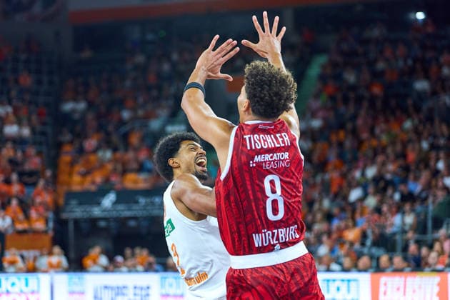Ibi Watson, Ratiopharm Ulm, 02; Brandon Tischler, Würzburg Baskets, 08 GER; Ratiopharm Ulm vs. Würzburg Baskets, Basketball, 1st Bundesliga, Matchday 3, 2026–2027 Season, September 27, 2026 GER, Ratiopharm Ulm vs. Würzburg Baskets, Basketball, 1st Bundesliga, Matchday 3, 2026–2027 Season, September 27, 2026 Neu Ulm Copyright: xEibner-Pressefoto GeraldxOelze-dexStoppanyx EP_ODS