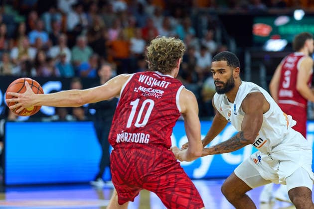 Calvin Wishart, Würzburg Baskets, 10; Marvin Heckel, Ratiopharm Ulm, 47 (GER); Ratiopharm Ulm vs. Würzburg Baskets, Basketball, 1st Bundesliga, Matchday 3, 2026–2027 Season, September 27, 2026 GER, Ratiopharm Ulm vs. Würzburg Baskets, Basketball, 1st Bundesliga, Matchday 3, 2026–2027 Season, September 27, 2026 Neu Ulm Copyright: xEibner-Pressefoto GeraldxOelze-dexStoppanyx EP_ODS