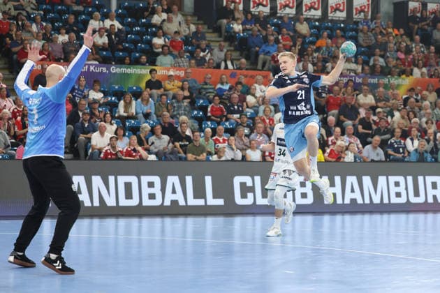 Handball I Men I 2026–2027 Season I Bundesliga I Matchday 6 I Handball Club Hamburg vs. HSG Wetzlar I September 27, 2026 Bart Ravensbergen 1, HSG Wetzlar Frederik Bo Andersen 21, Handball Club Hamburg, Hamburg Alsterdorfer Sporthalle, Hamburg, Germany Copyright: xLobeca RalfxHomburgx