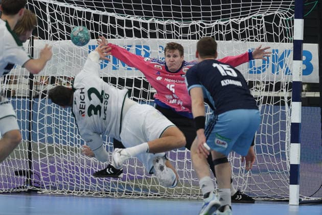 Handball I Men I 2026–2027 Season I Bundesliga I Matchday 6 I Handball Club Hamburg vs. HSG Wetzlar I September 27, 2026 Nikolaj Laeso 32, HSG Wetzlar Robin Haug 16, Handball Club Hamburg, Alsterdorfer Sporthalle, Hamburg, Germany Copyright: xLobeca RalfxHomburgx