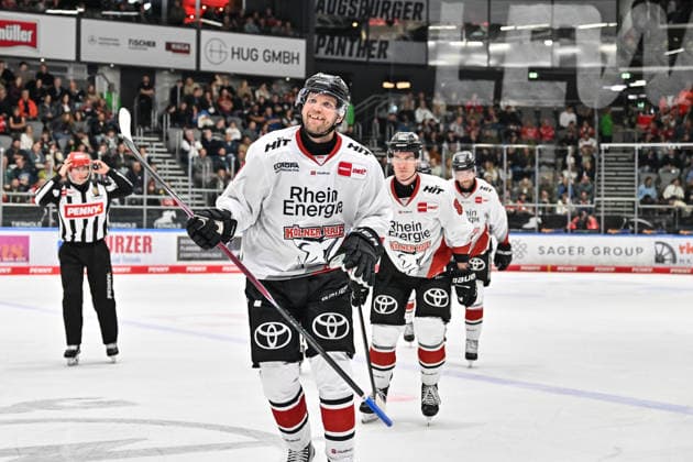 Penny DEL: Augsburger Panther vs. Kölner Haie, September 27, 2026, AUGSBURG, GERMANY September 27: The visiting fans cheer after Valtteri KEMILÄINEN (No. 13, Kölner Haie) scores to make it 3–6 during the Penny DEL match between the Augsburger Panther and the Kölner Haie on Matchday 4 at Curt Frenzel Stadium Copyright: xBEAUTIFULxSPORTS Goldbergx